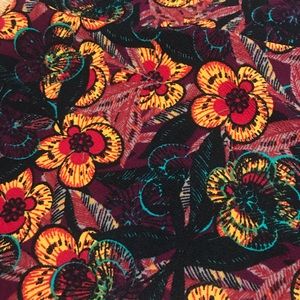 LuLaRoe Skirts - Lularoe Sz S Cassie skirt NWT LuLaRoe Skirts - Lularoe Sz S Cassie skirt NWT